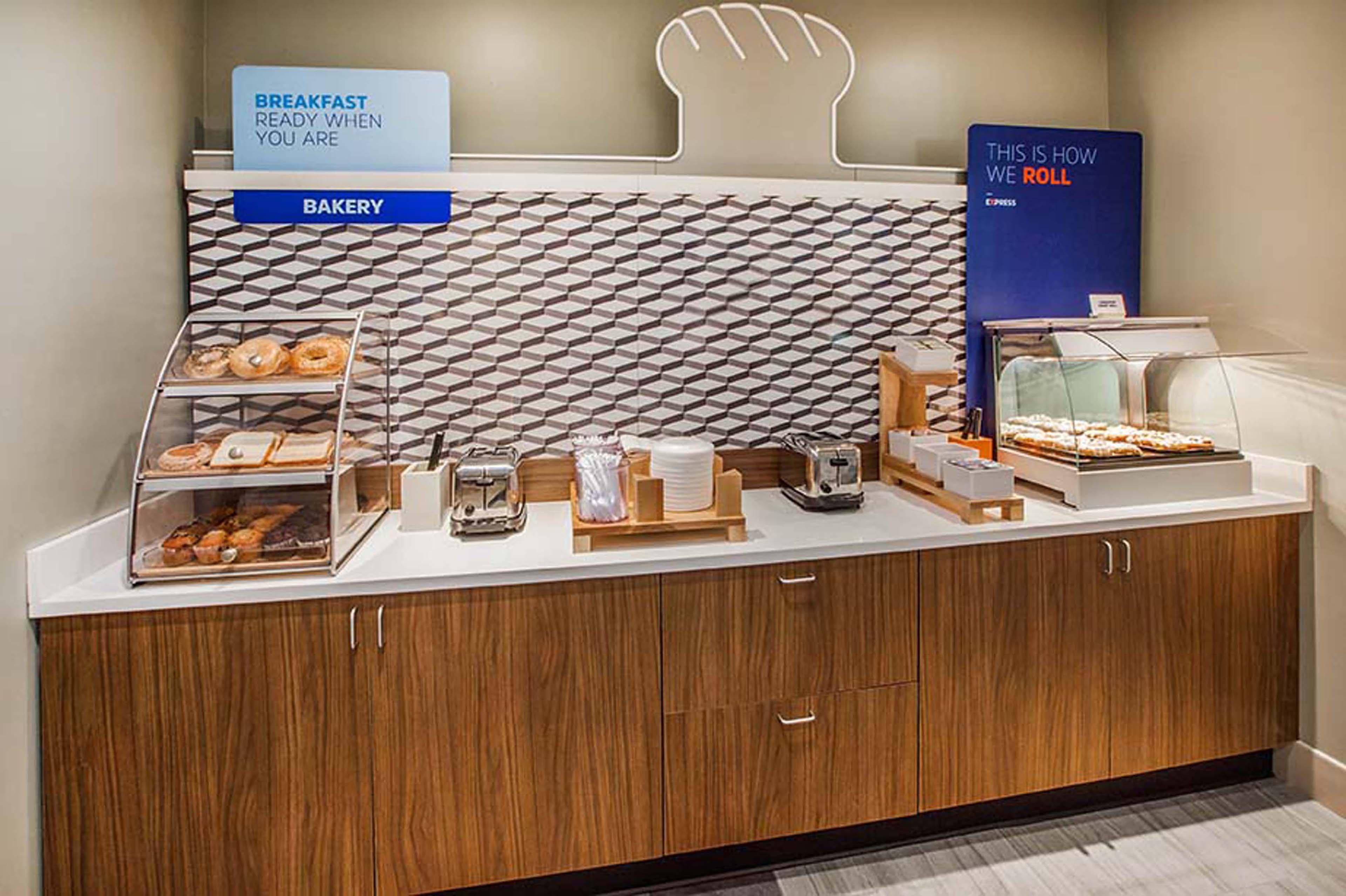 Holiday Inn Express & Suites Alpharetta By Ihg Εξωτερικό φωτογραφία